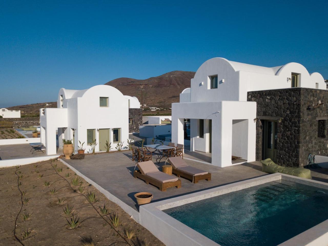 Oia Kissiri Private Pool Villas