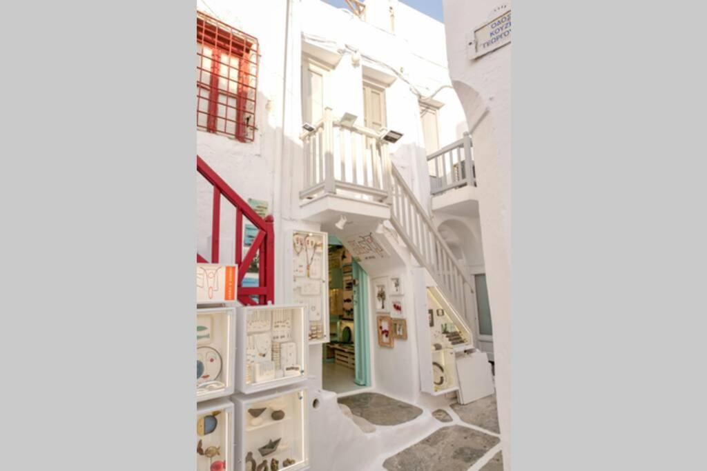 Traditional Myconian Studio In The Heart Of Chora