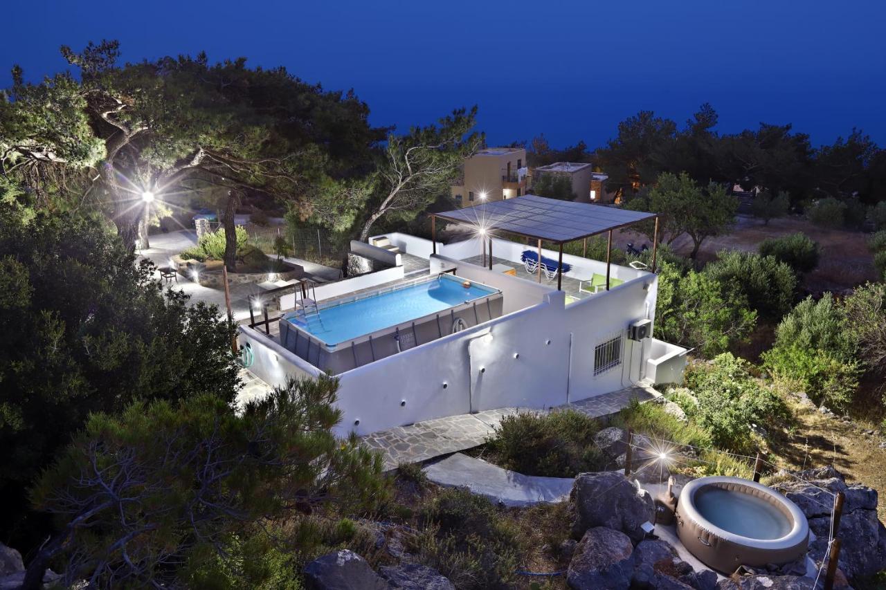 Villa M Villa With Private Pool & Yard