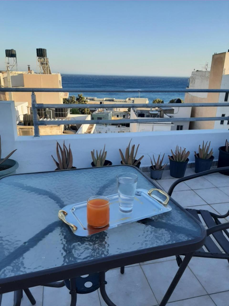Comfy Apartment Near The Sea
