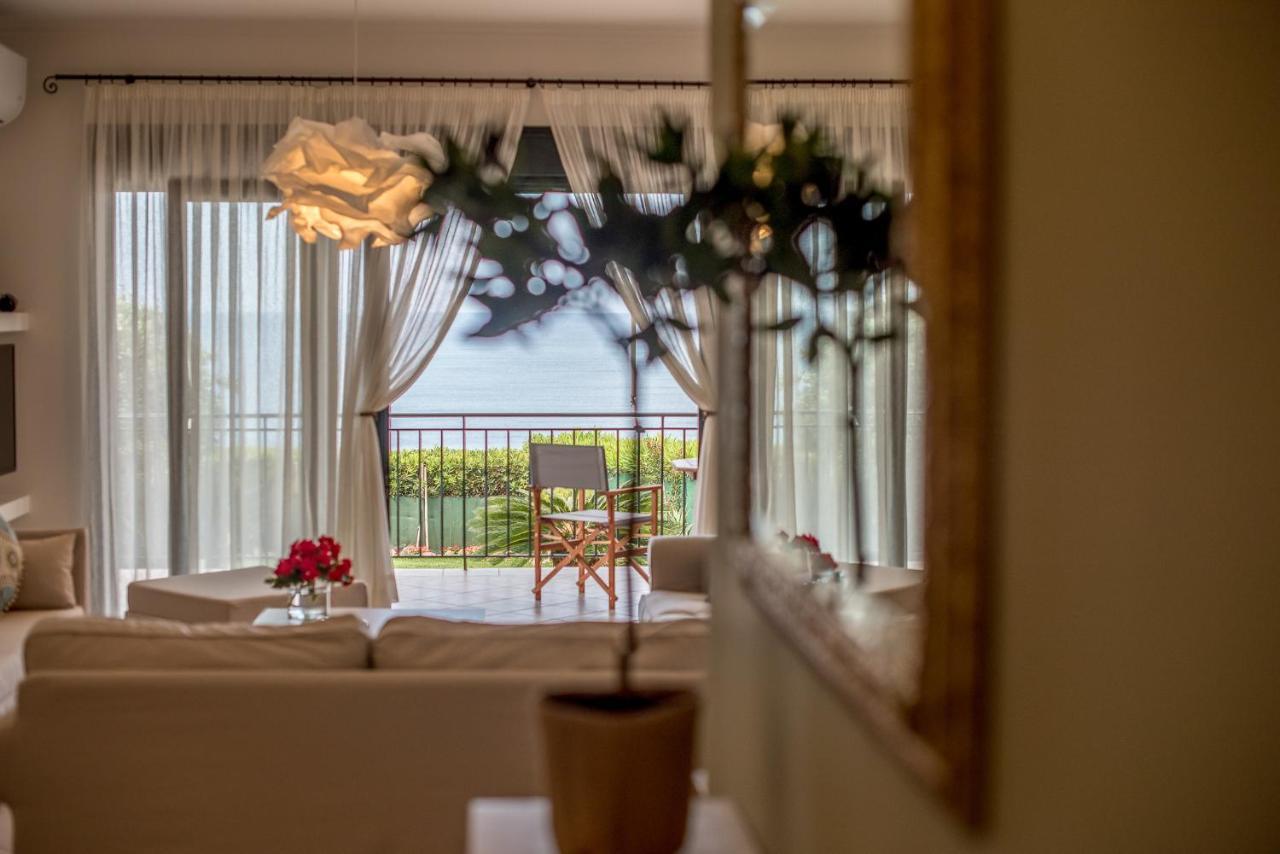 Oikia Eleanthi Beachfront Garden Home