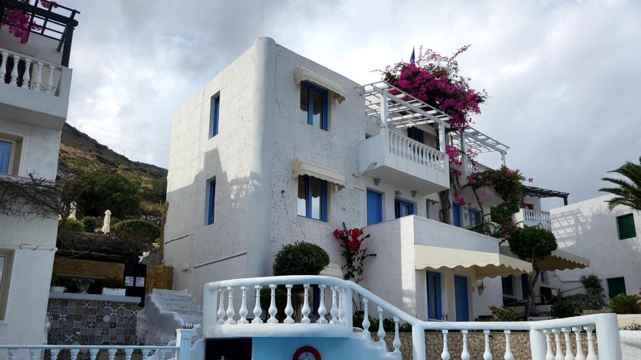 Quadruple Rooms Full View In Blue