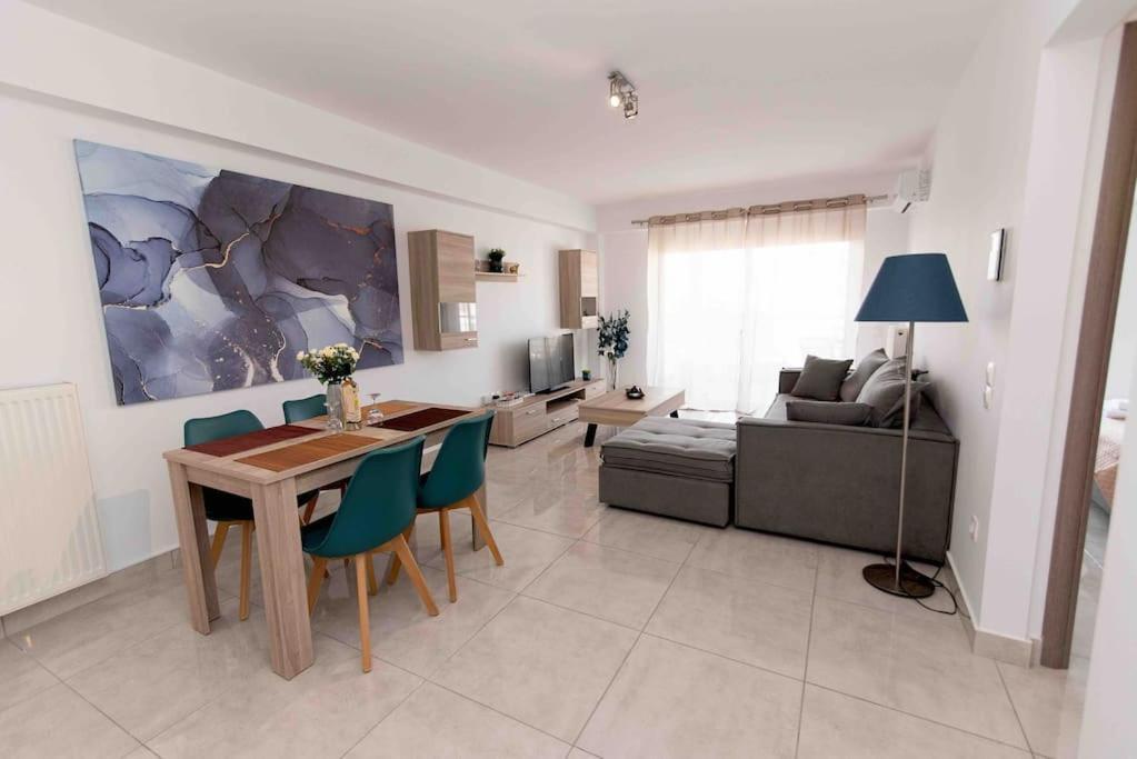 Lovely 2-bedroom Apartment With A City View