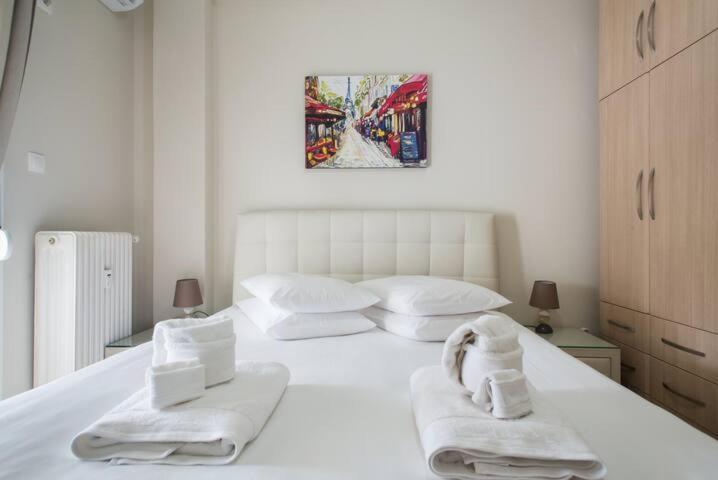 Medluxe Easy Acropolis Apartment!