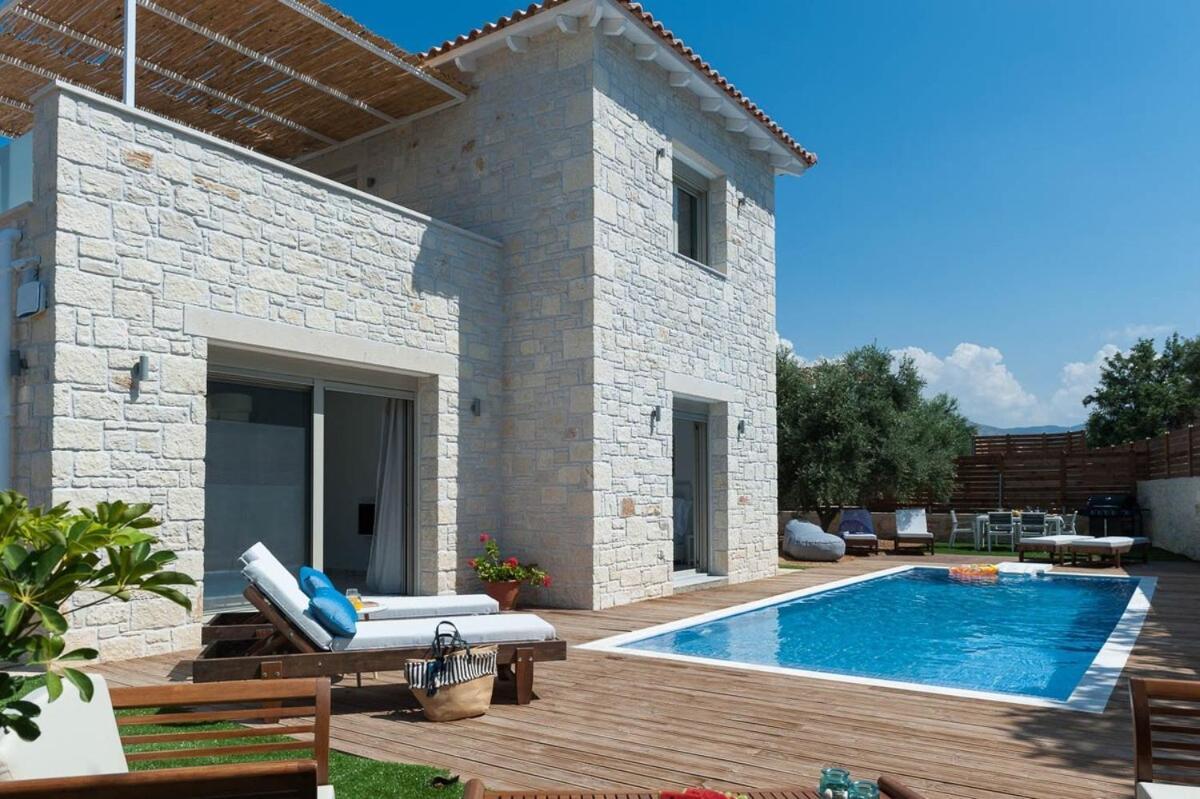 Villa Prima With Private Heated Pool & Jacuzzi