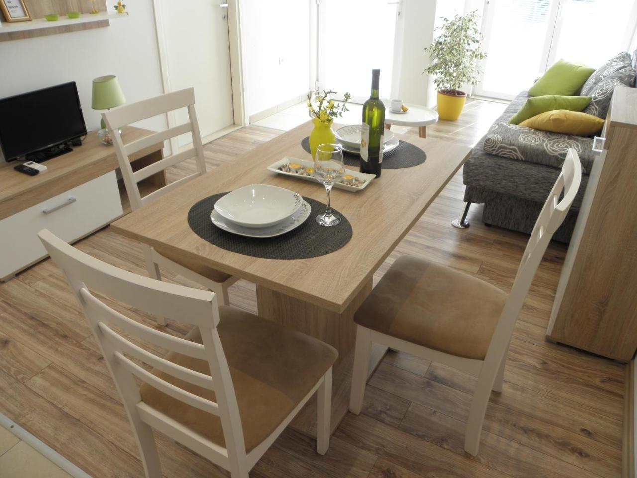 Apartment Near Center,beach,bus +free Parking