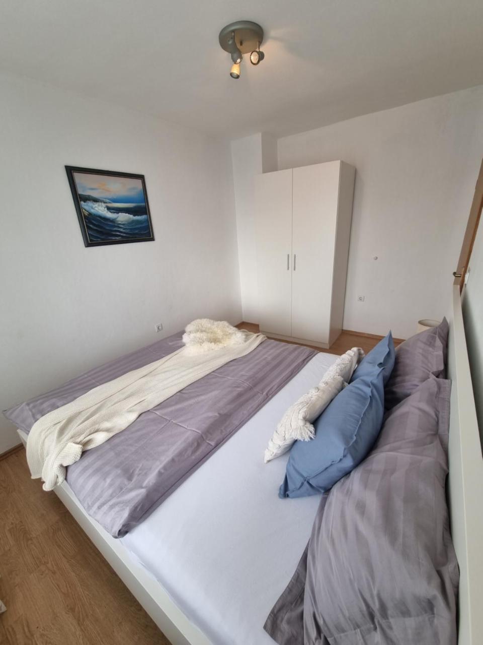 App Mira