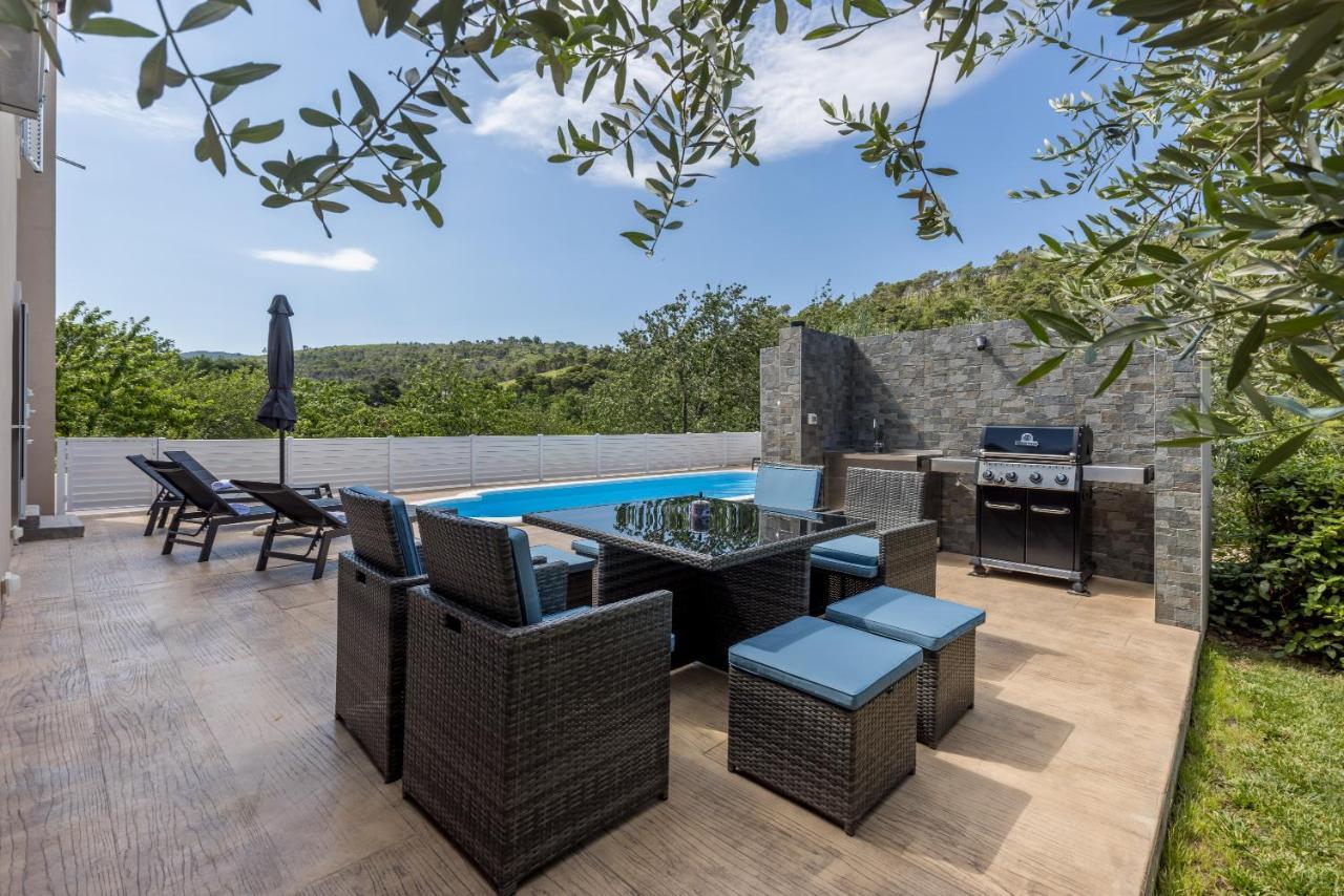 Villa Arbareto With Heated Swimming Pool