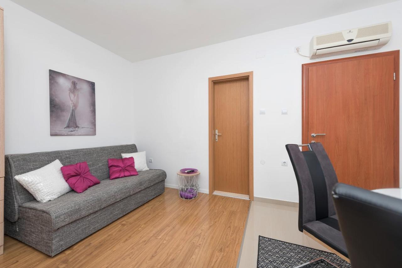 Apartmani Mona