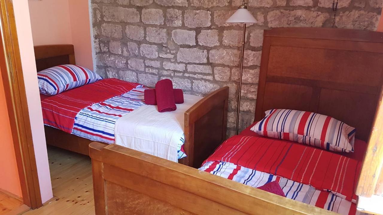 Mama's & Papa's House