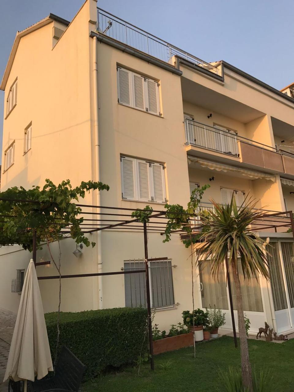 Sunshine Apartments Podstrana