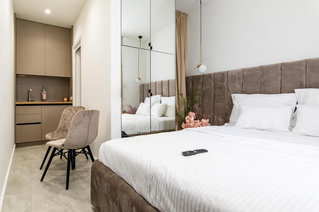 Villa Nina Apartments With Pool Near The Sea