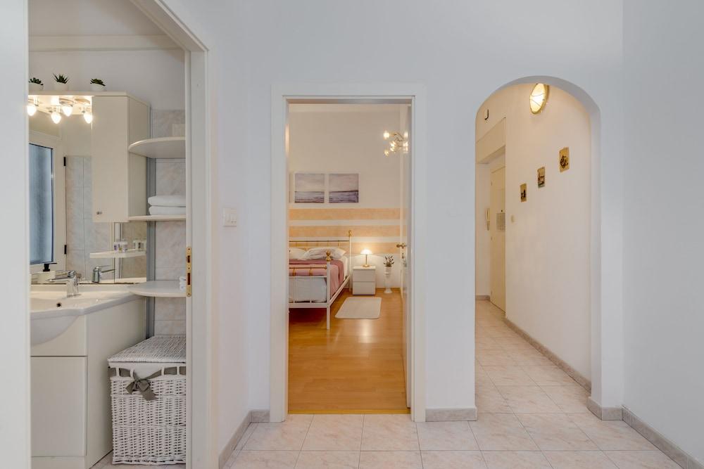 Apartment Riva Lucija