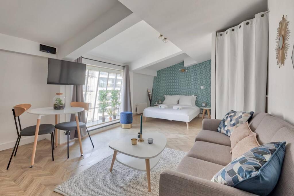 Appartement Renove Proche Arc Triomphe 2p