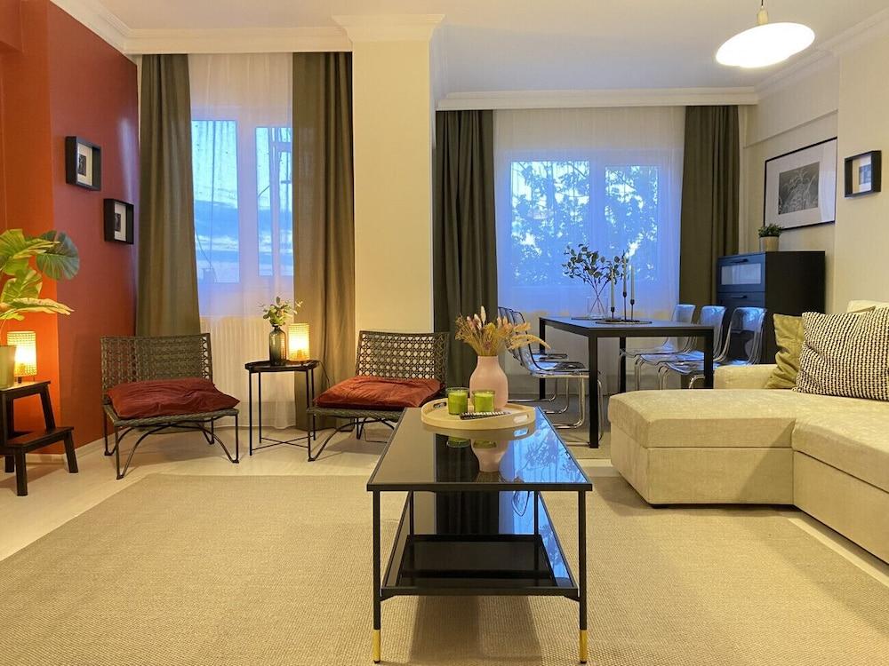 Missafir Modern Flat With Balcony On Bagdat Street