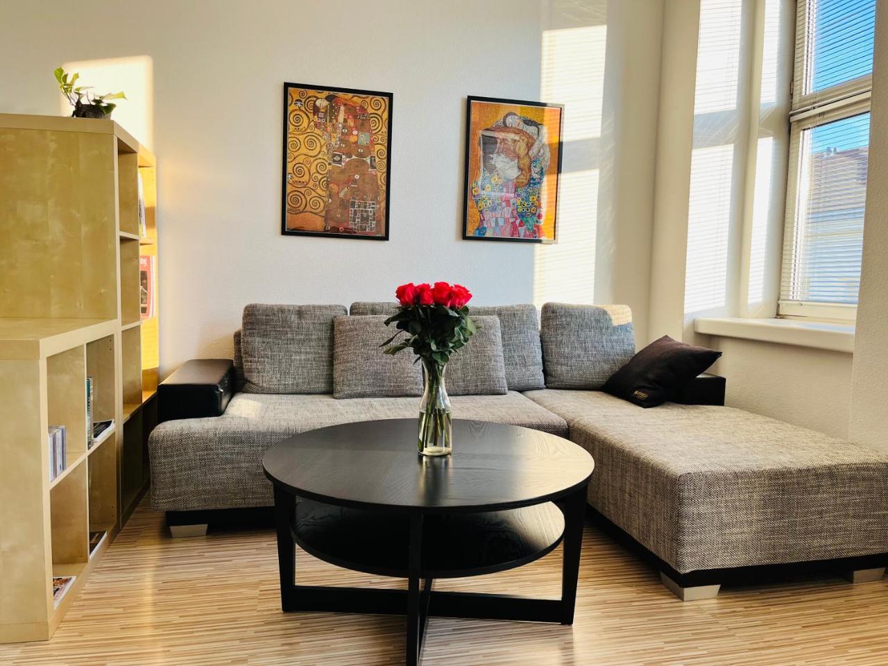 Lovely Nest! Just Beside Schonbrunn Palace & Zoo!