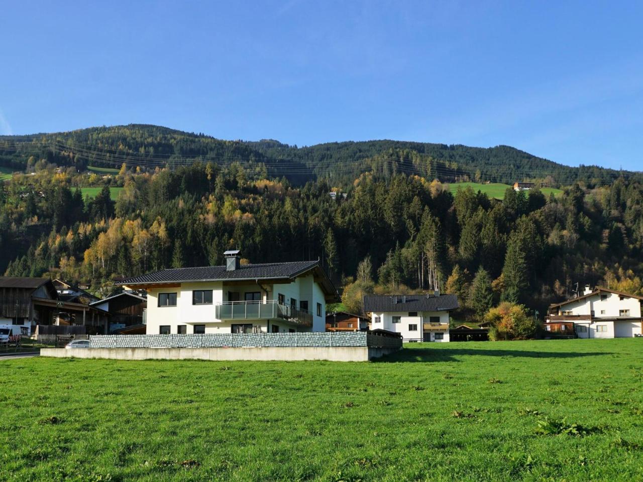 Large Holiday Flat In Kaltenbach Near The Ski Area