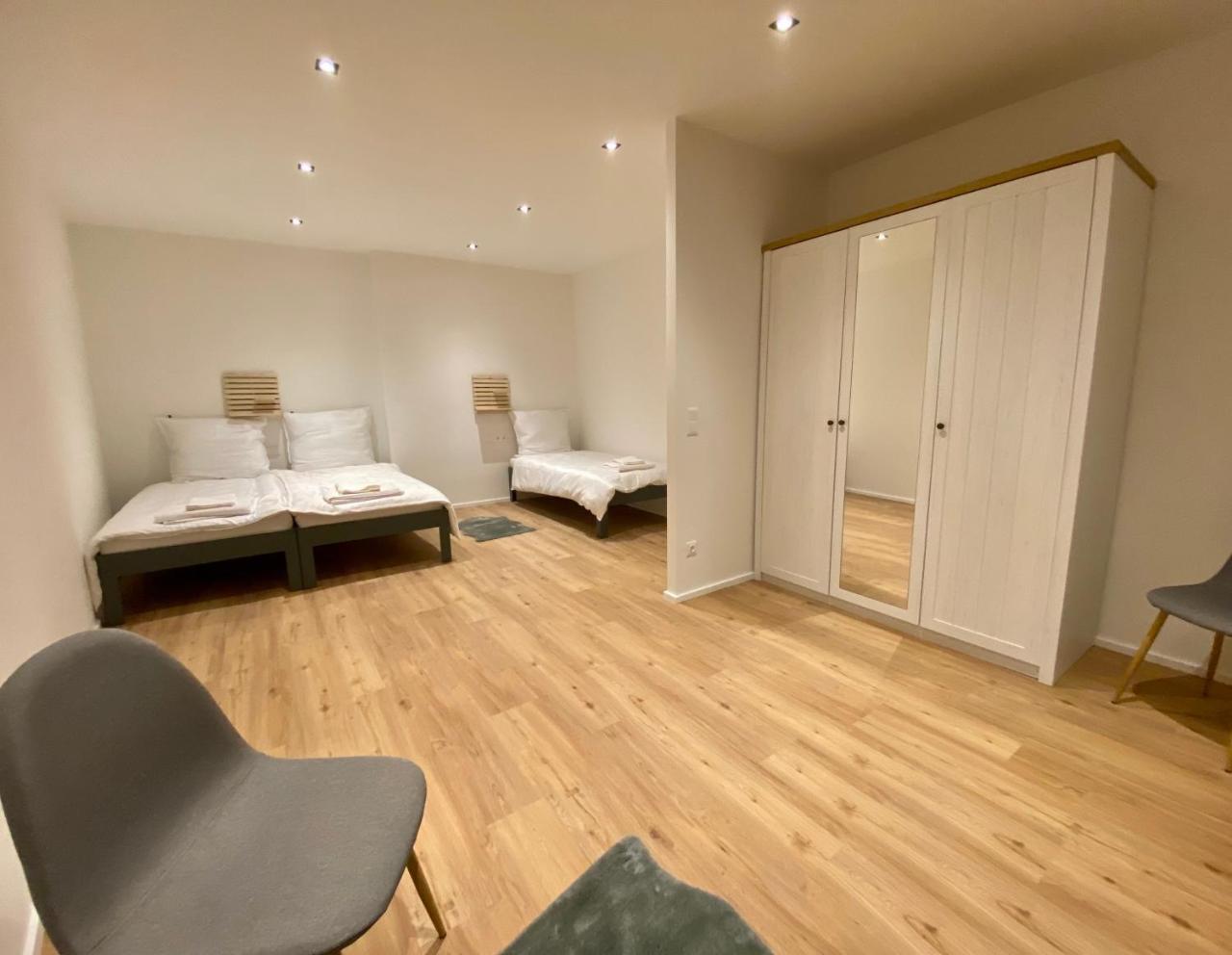 Lion`s Rooms N Apartments
