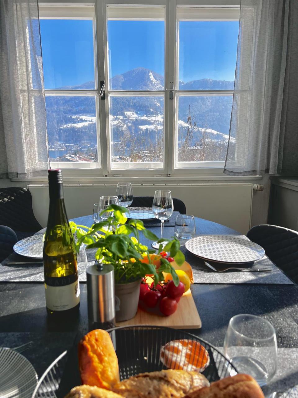 4 Season Lodge