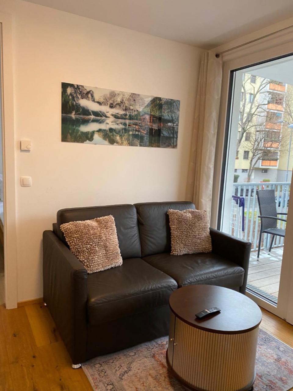 Modern Apartment Near City Center With Balcony