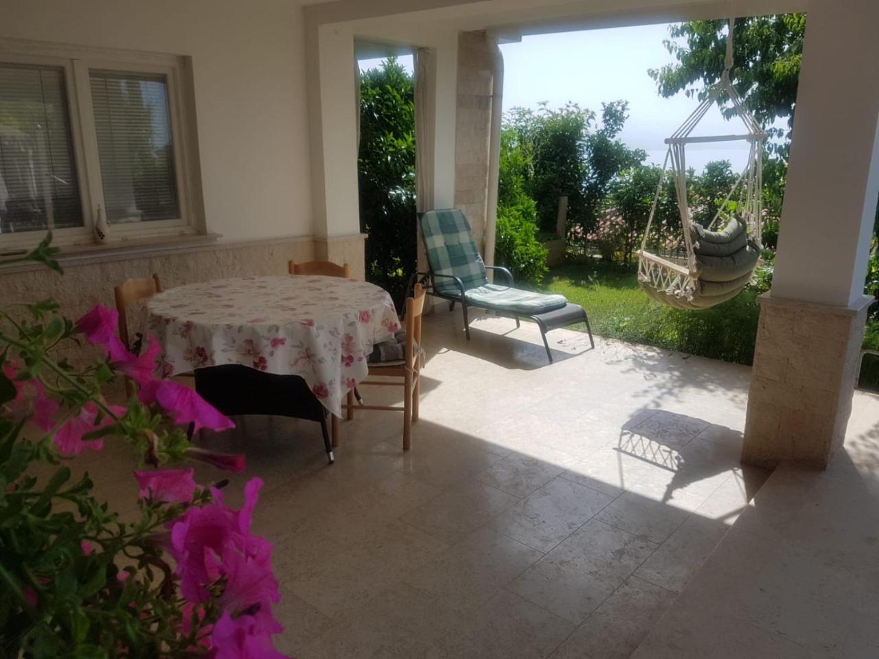 Beautiful View Apt 2