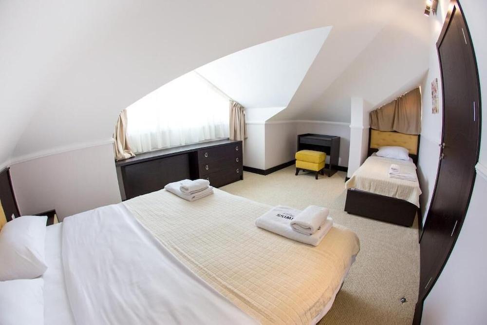 Hotel Swiss Holiday