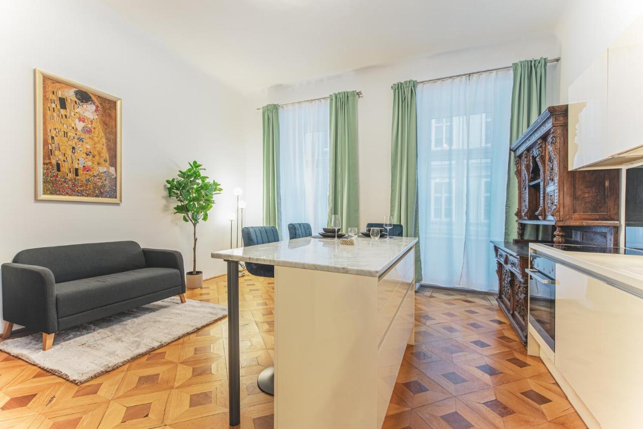 City-apartment In Center Of Vienna