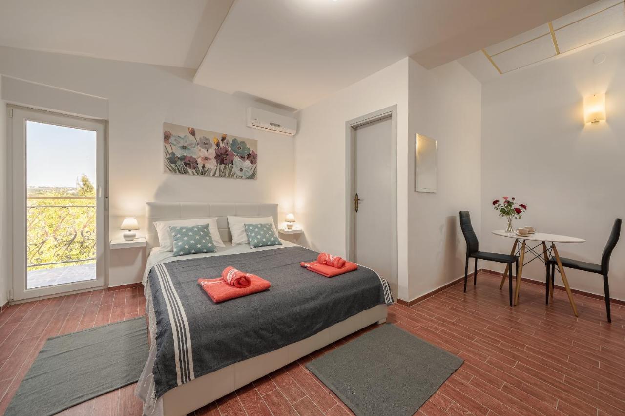 Lavander 3 Private Room With Bathroom & Balcony