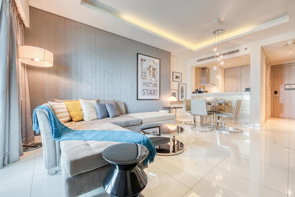 Maison Privee - Cool Dubai Apt Next Burj Khalifa & Design District