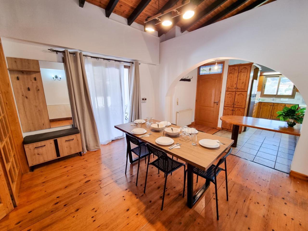 Mountains Retreat Rooms & Suites