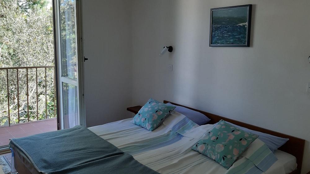 Apartments Oleandar Selce