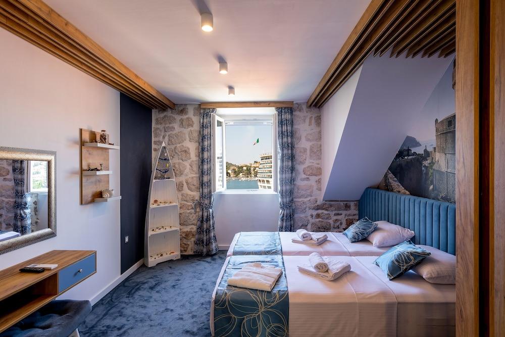 Apartments & Rooms Naida