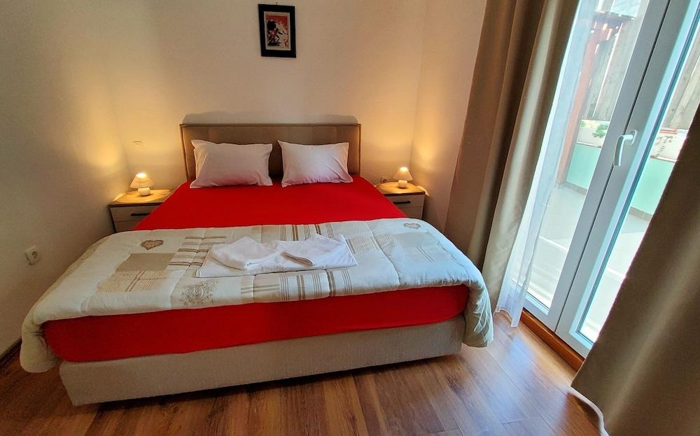 Inviting Double Bed Apartment In Split