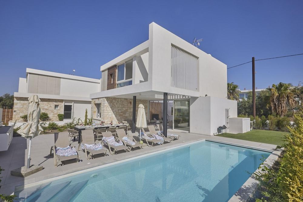 New 5 Bedroom Villa With Pool In The Center Of Ayia Napa L Kube Villa 4