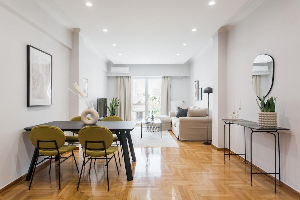 Remarkable 2br Apartment In Paleo Faliro