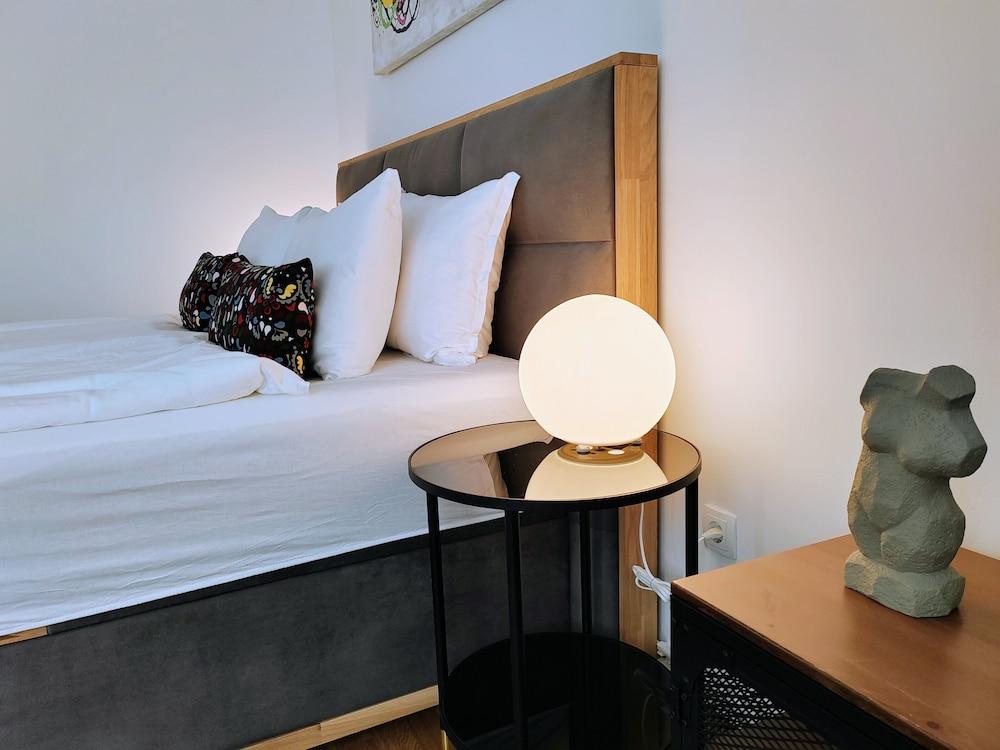 S15 Studio Apartment Free Parking, Zagreb, Croatia