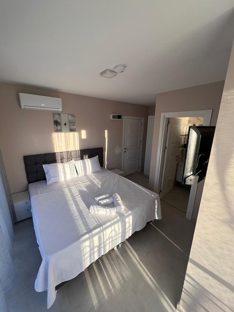 Deadel Hotel