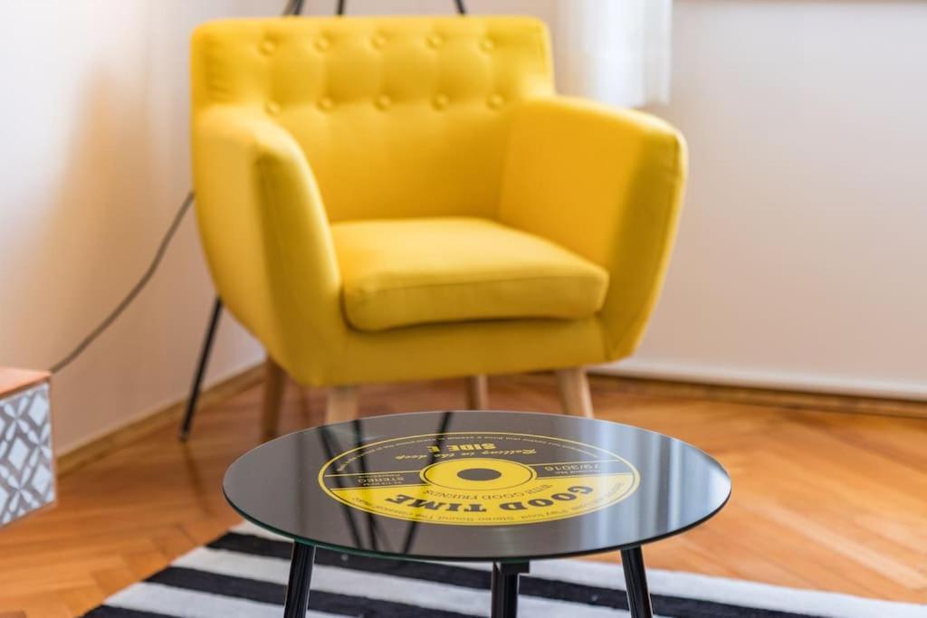 Quirky Apartment Arena With Parking