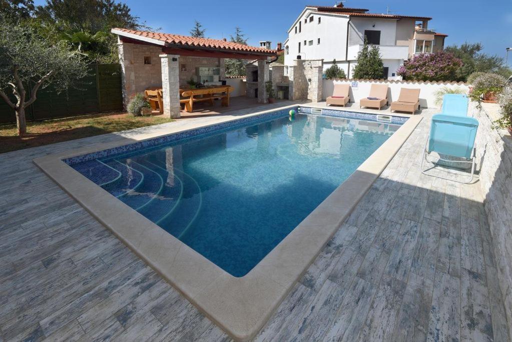 Villa Ulika 3 Apt For 4 Persons