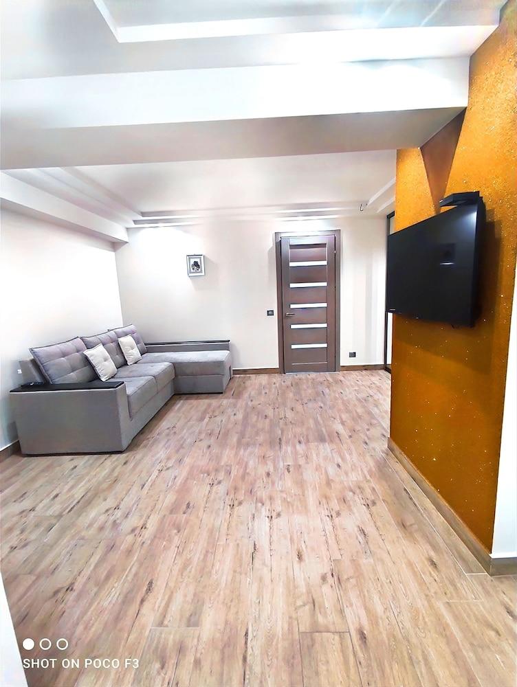 2BR&LIVING center city CHISINAU