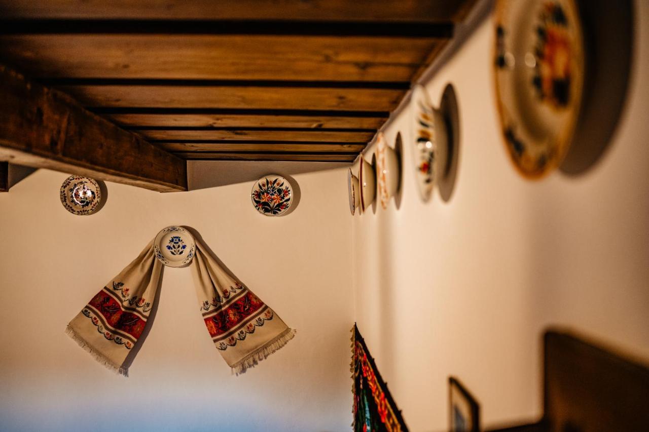 Casa De Vacanta Colibita Veche- Pe Malul Lacului