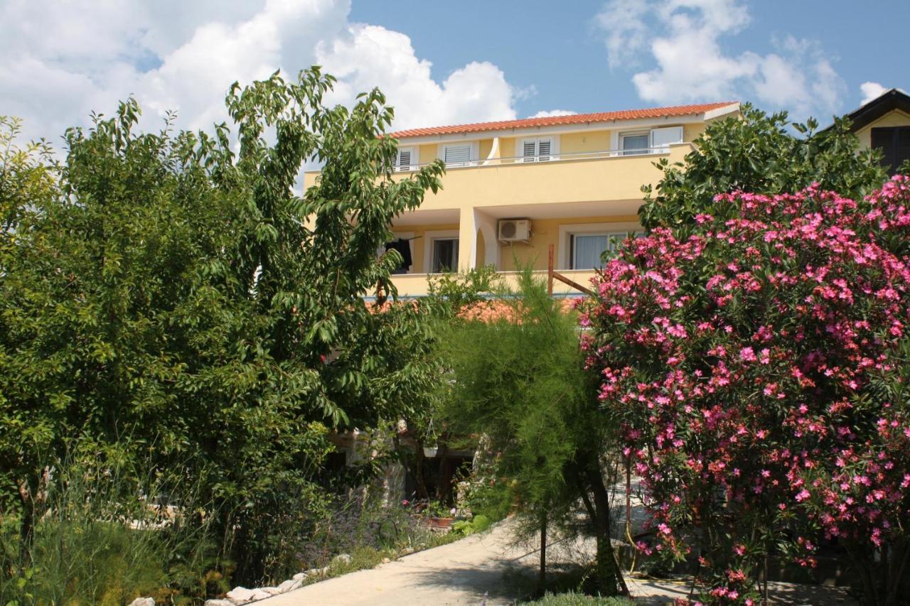 Apartments With A Parking Space Murter 5100