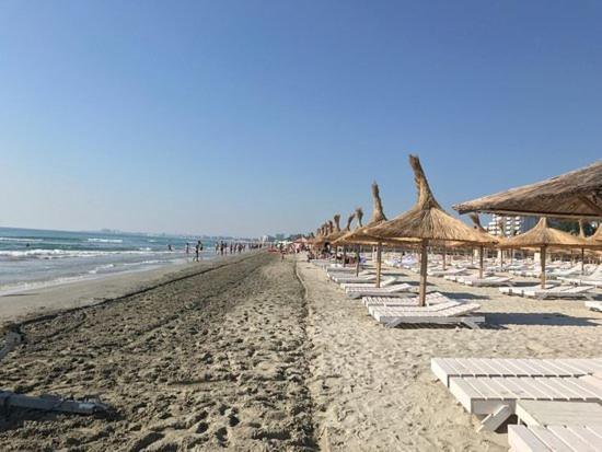 Emi Apartment Mamaia