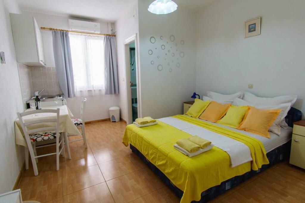 Lovely Studio Apartment For 2 Free Private Parking