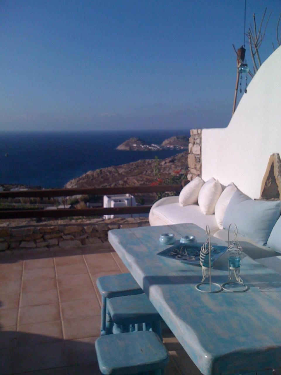 Pithos House