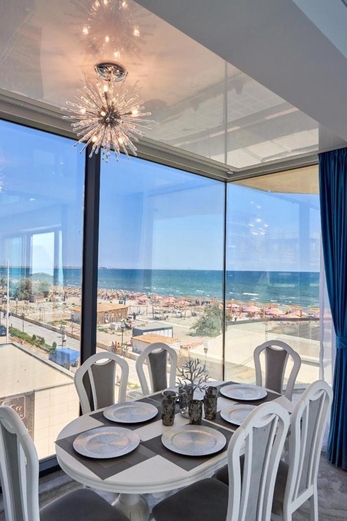 5 Stars 301 Frontal Sea View Apartment