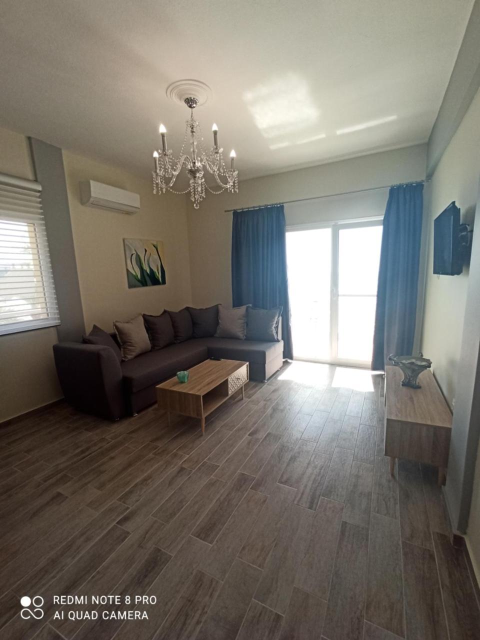 Hara Apartment In Front Of The Beach