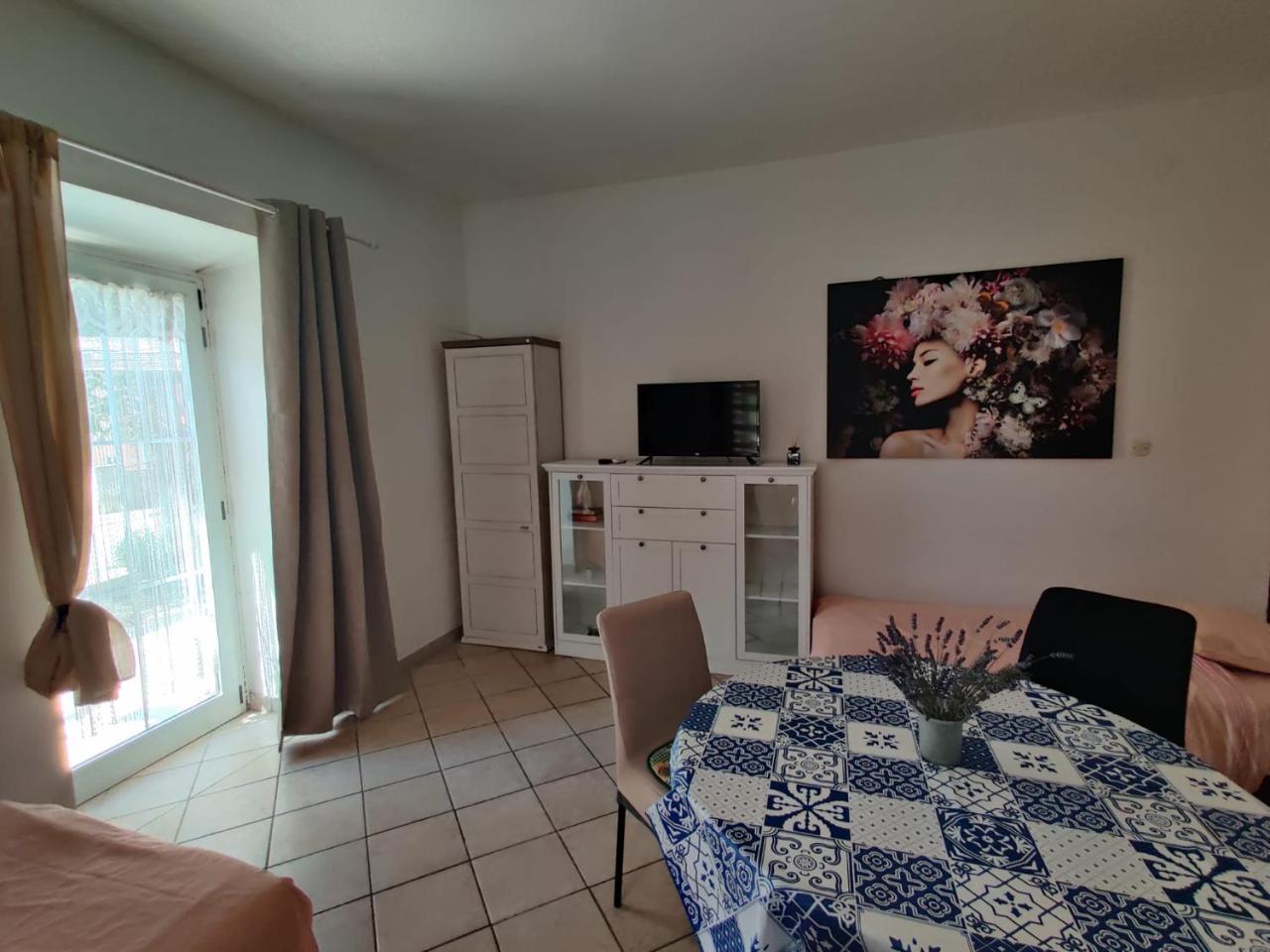Apartments Pula With Private Parking Self Check In