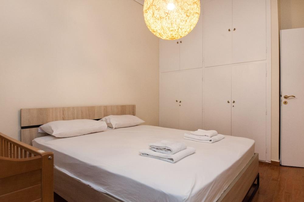 Luxury Pireas Stay New 2br Urban Escape