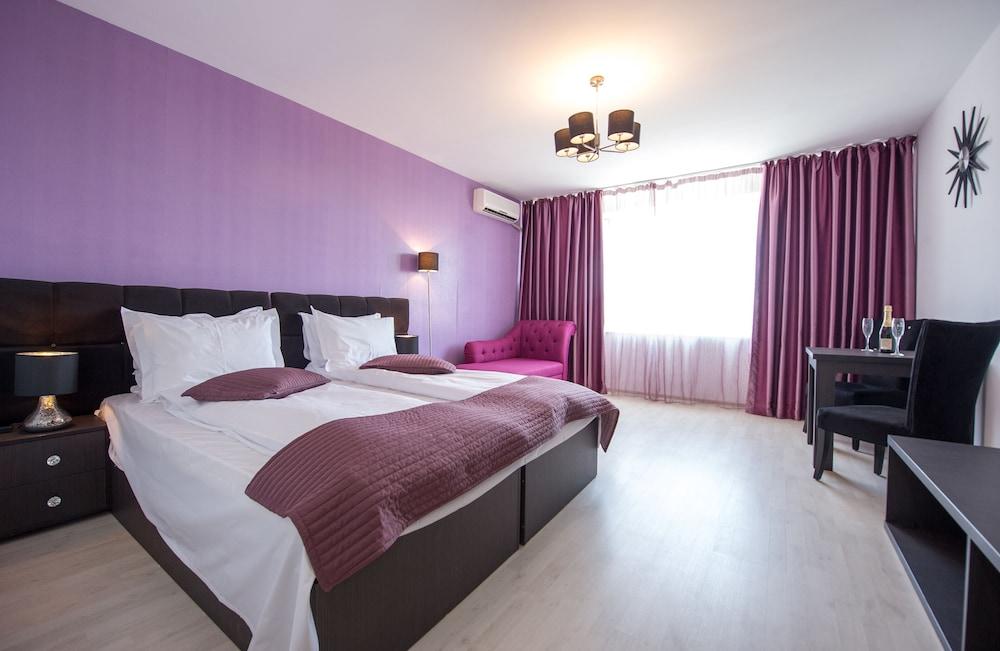 Tower Studio Quiet Room Panoramic View Next To Cismigiu Gardens